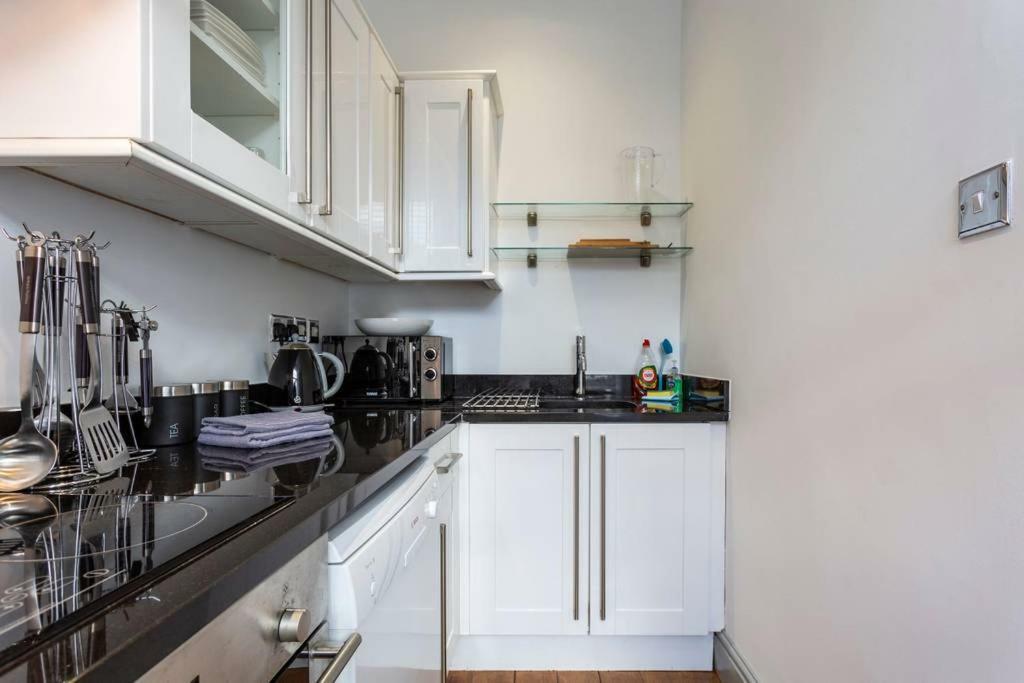 Spacious Central Chic Apartment - Simplycheckin Winchester Dış mekan fotoğraf